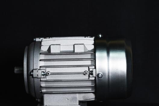 三相異步交流電機(jī)換向，電機(jī)換向原理與方法